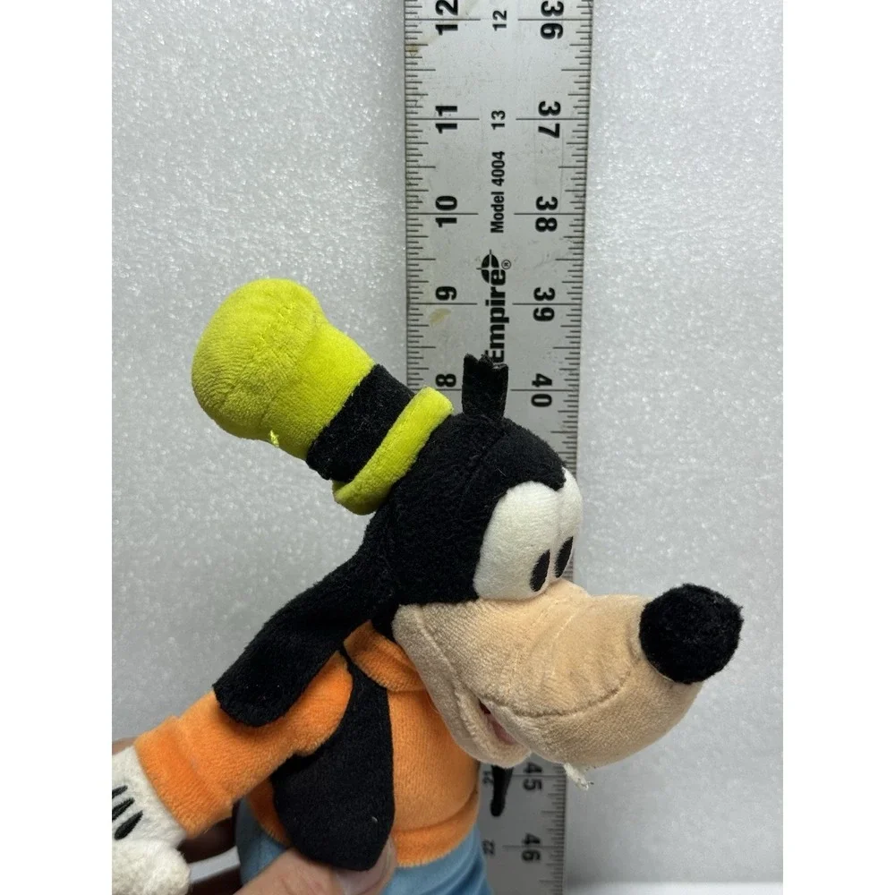 Walt Disney Goofy  Super Soft 9